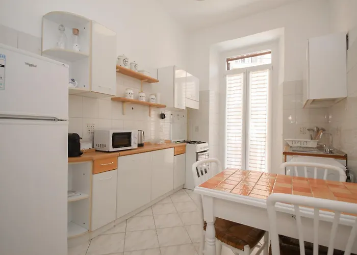 Flat 42 By Ghor شقة *