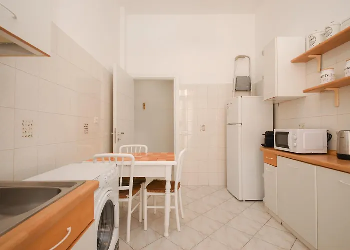 Flat 42 By Ghor * Rome