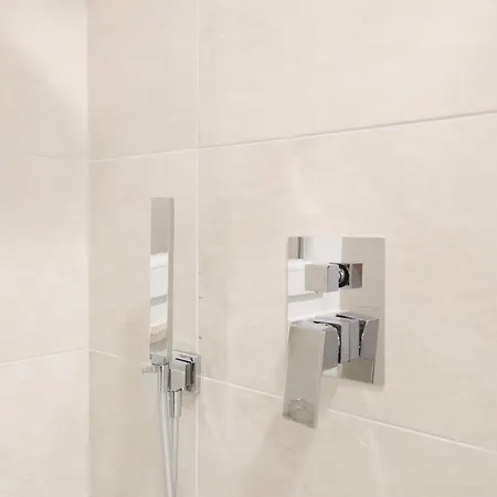 Flat 42 By Ghor شقة *