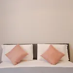 Flat 42 By Ghor Apartmán